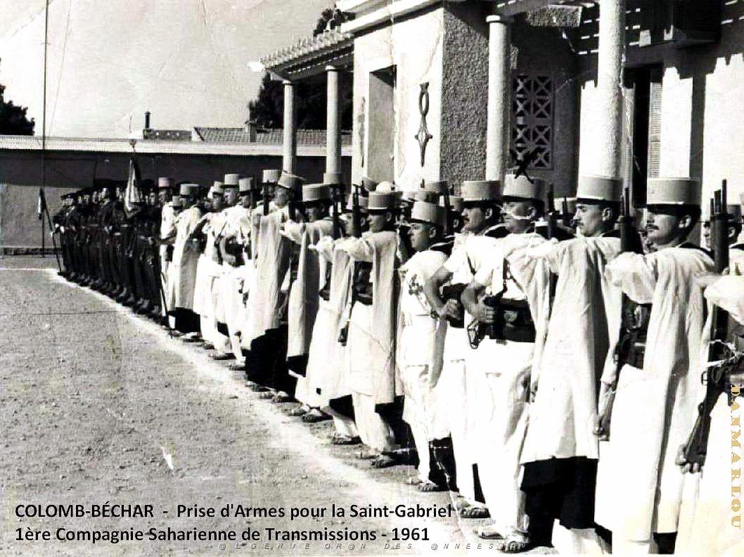 Colomb-Bechar - 1ere Compagnie Saharienne Transmissions - Prise d'Armes pour la Saint-Gabriel - 1962- .jpg